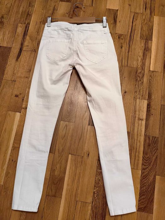 Дънки с накъсан ефект