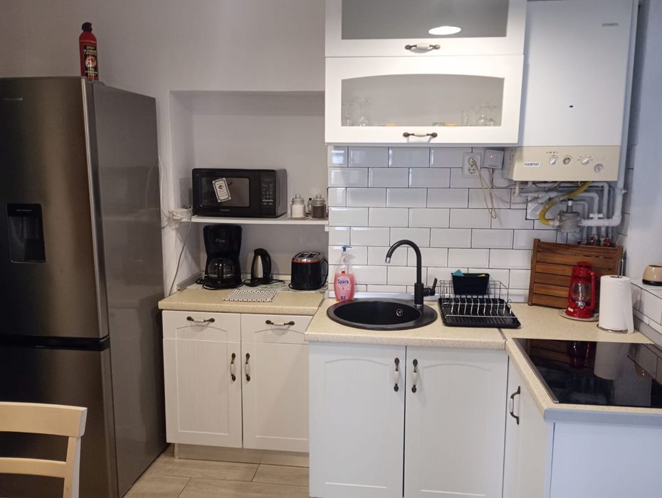 Vand imobil format din 2 apartmente