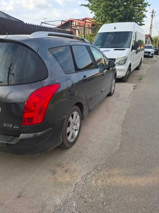 Vand peugeot 308 SW 13000 lei fix