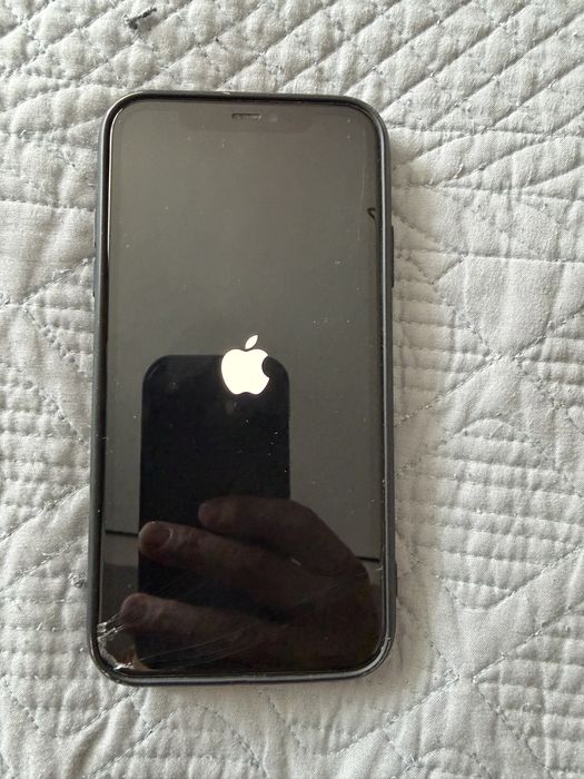 Продам Iphone 11