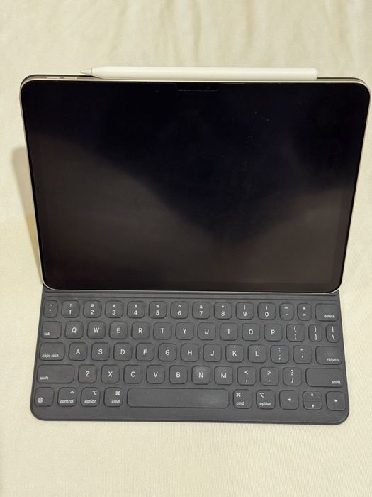 iPad Air 11" M2 | 128GB + Apple Keyboard  + Pencil Pro

Xotira: 128GB