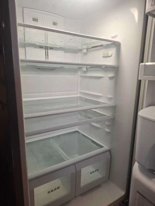 Хладилник с фризер