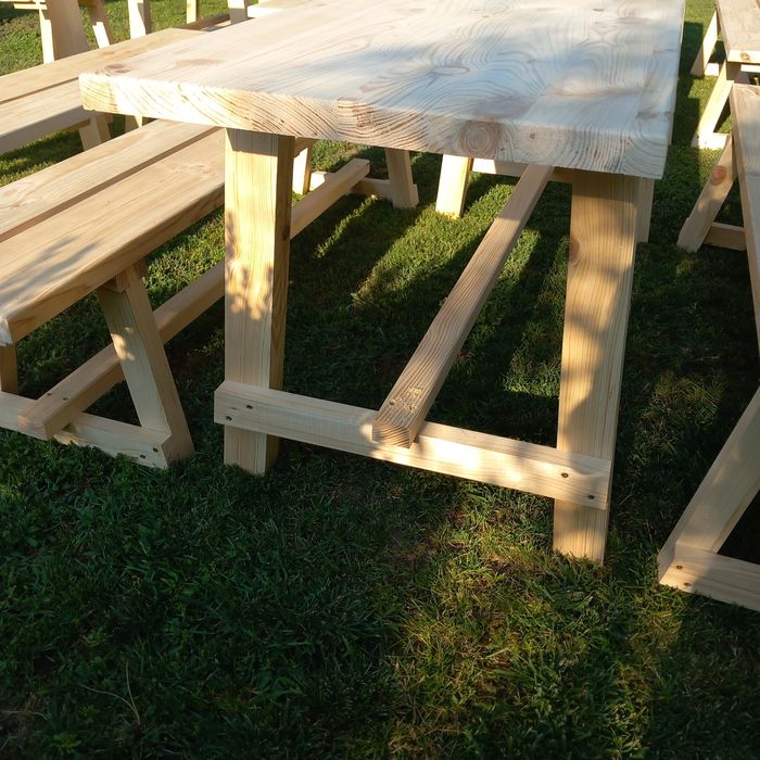 Маса с две пейки