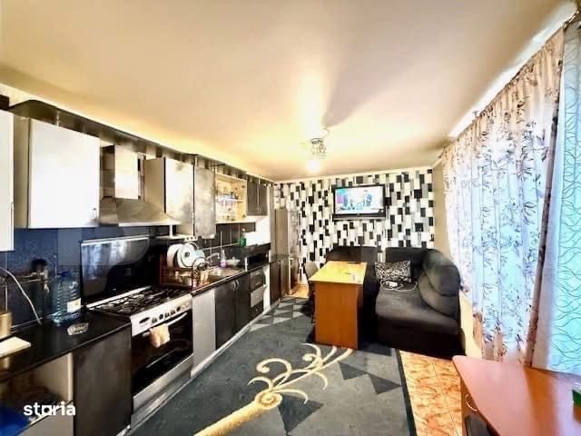 Casa cu 5 camere si un teren de 700 mp