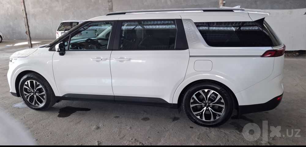 KIA CARNIVAL срочна сотилади