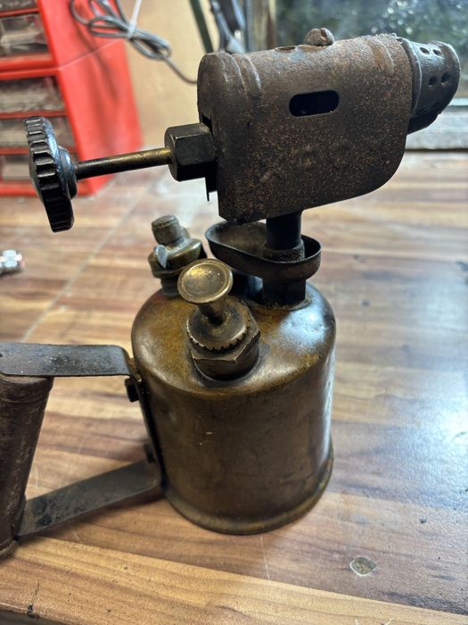 Бензинова горелка (лампа)