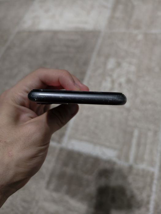 Обменяю iPhone 11 64GB
