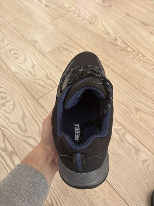 Pantofi sport Paredes drumetie/munca, marime 43