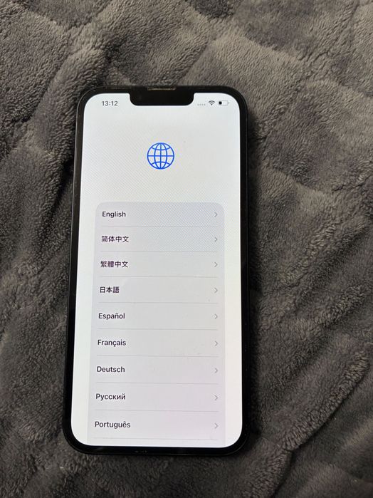 Продавам iPhone 13