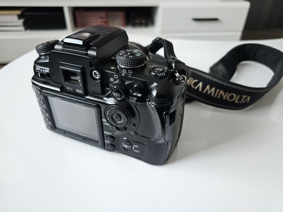 Konica Minolta Dynax 7D Digital SLR 18-55