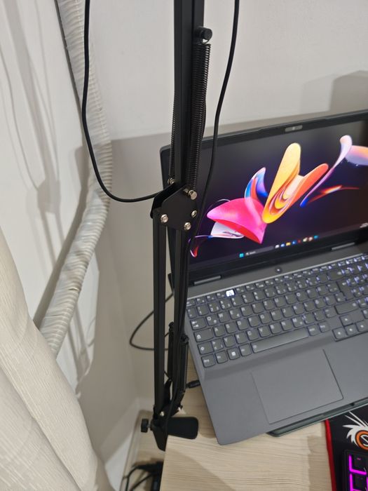 Microfon Razer Siren mini cu suport