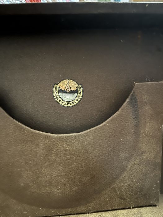 Продам Патефон времен Ссср