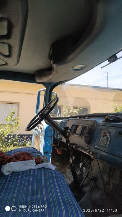 Zil samosval sotiladi