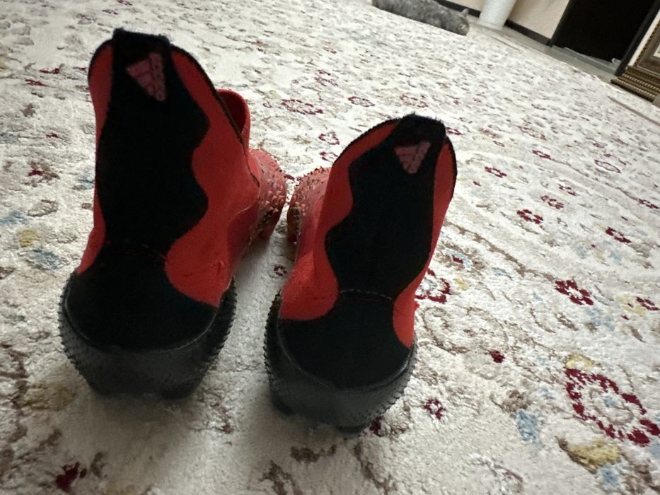 Продам бутсы предатор фрик