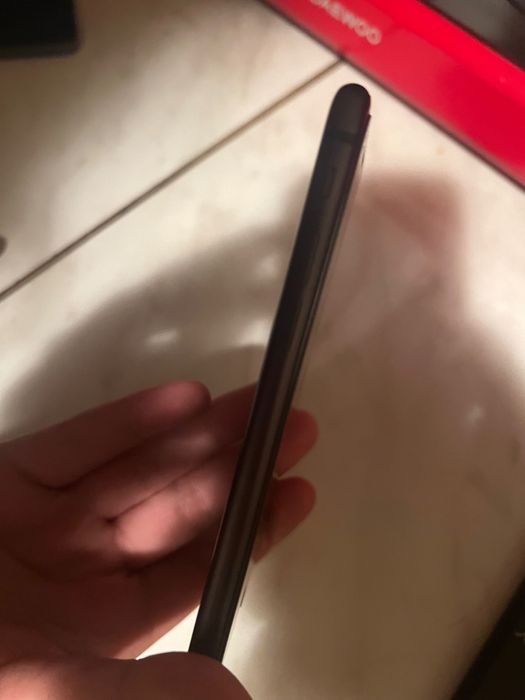 Vand iPhone 8 64 gb ca nou