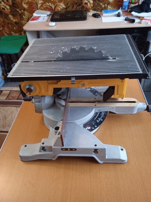 Пила универсальная DeWalt