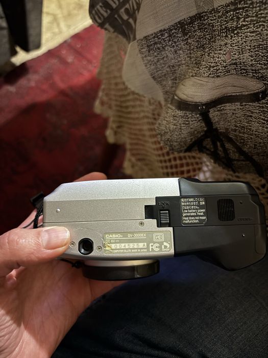 Фотоапарат casio 3.3 mega pixels