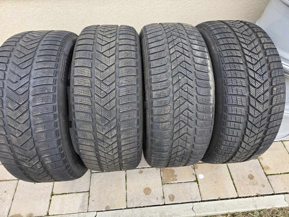 Cauciucuri iarnă pirelli sottozero 3 255/45/19