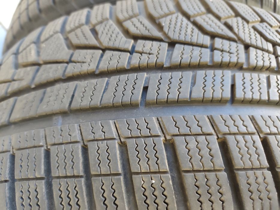 Зимни гуми Hankook 215/55/17 Winter icept Evo 2
