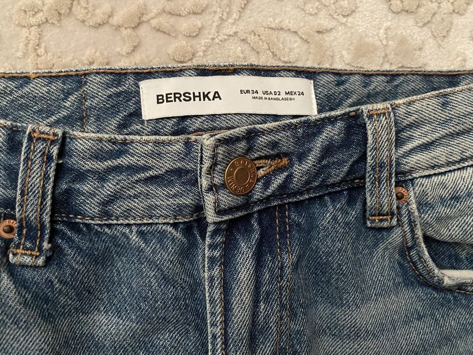 Jeans Bershka marimea Xs