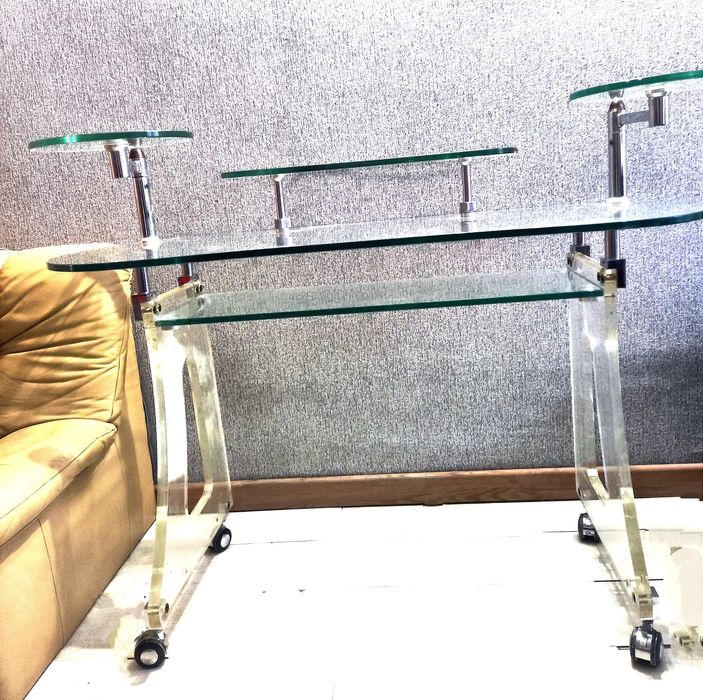 Компьютерный стол стеклянный