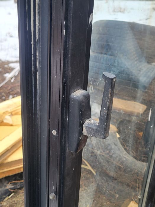 Алюминиевая дверь