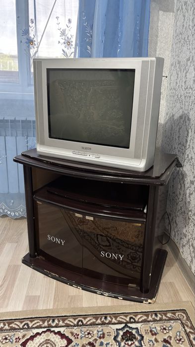 Телевизор с тумбой и DVD в подарок