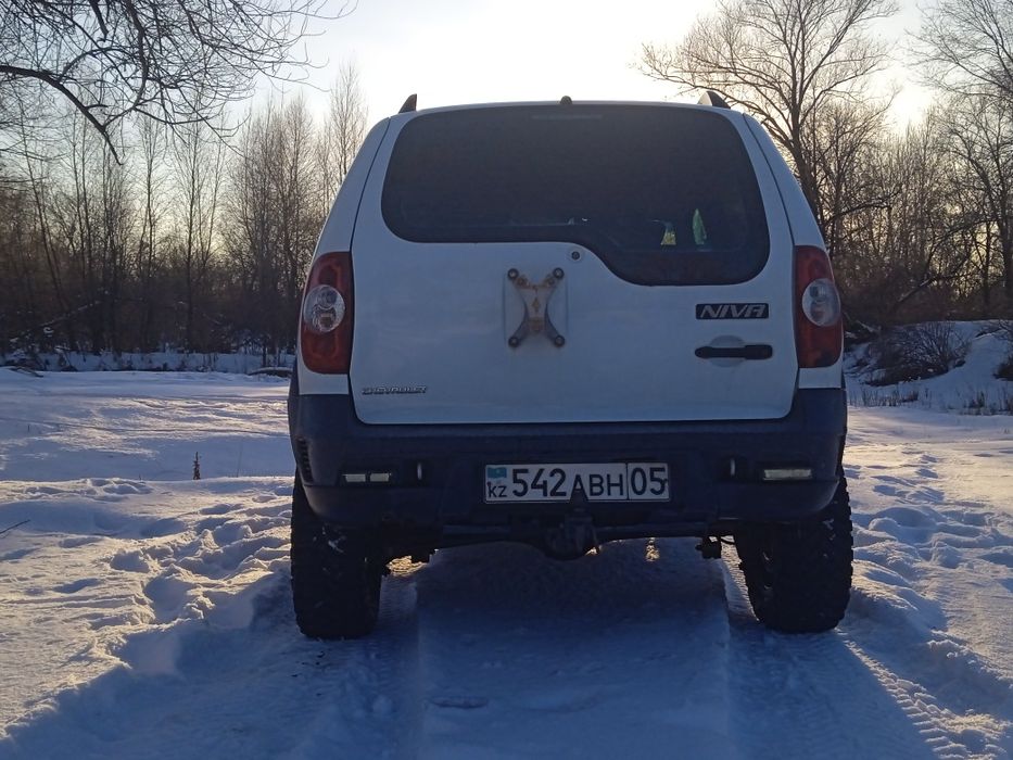 Нива Шевроле  2014 год