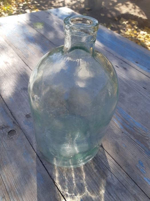 Старинная бутыль