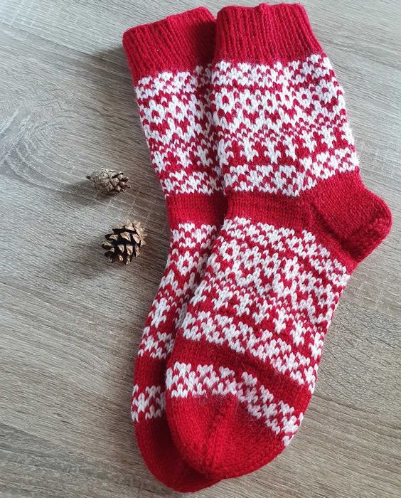 Продам  носки вязанные