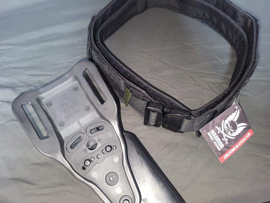 Centura tactica și Holster Glock  + lanterna Fenix