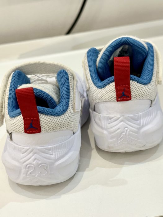 Детски маратонки NIKE Jordan 25 номер