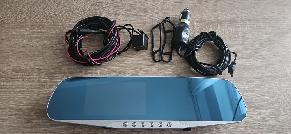 Oglinda cu camera de filmat + marsarier