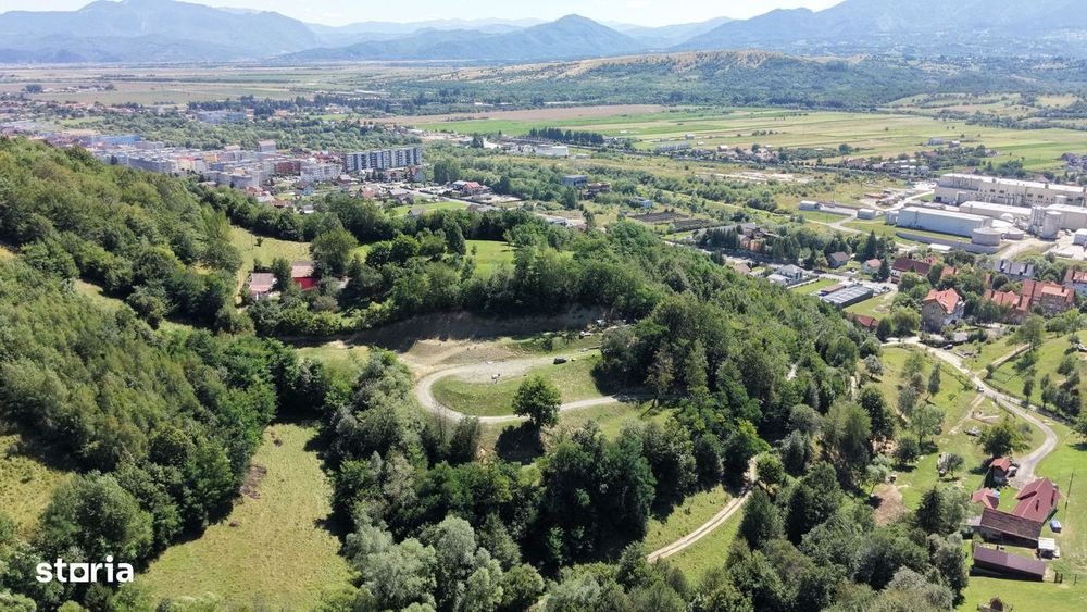 Teren De Vânzare – Zărnești 2200 Mp