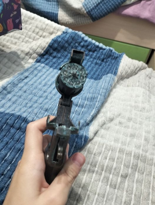 Продам пистолет без пистонов с кобурой