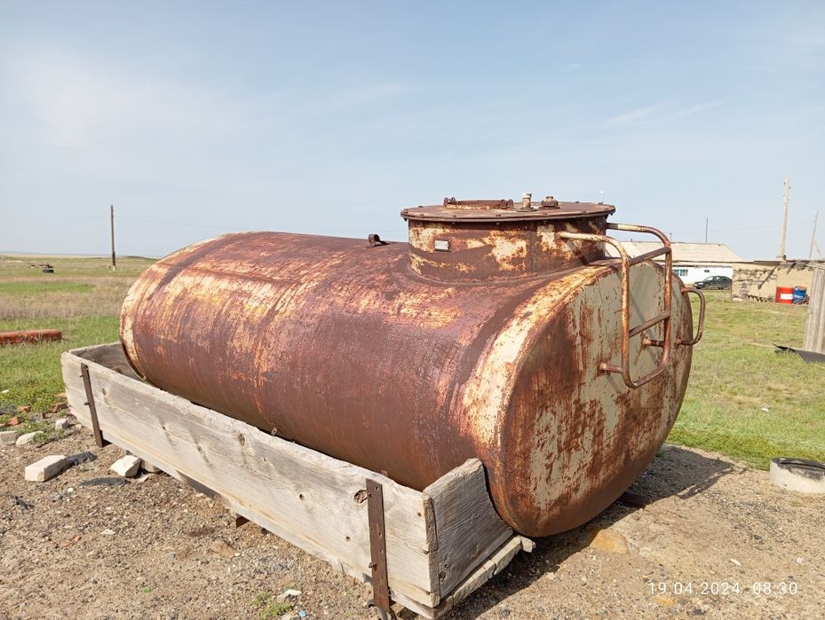 Авто цистерна 4.2 т.