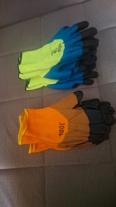 Продам срочно  перчатки