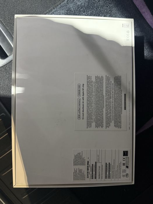 Apple Macbook Air m1 8/256 в отличном состоянии