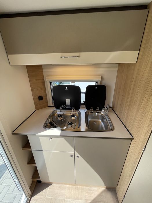 Rulota Lmc Sassino 430D/ noua/ premium/ 12 ani garantie/ 4 pers