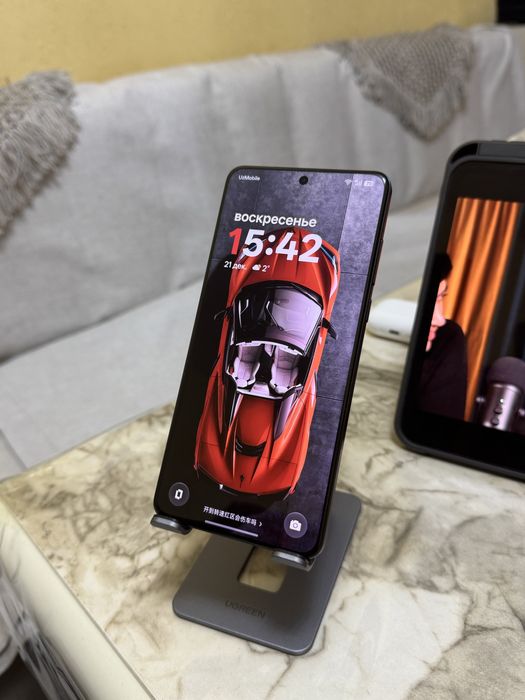 Телефон Oneplus 13