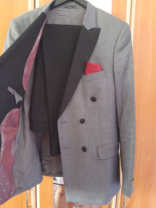 Costum marimea 52
