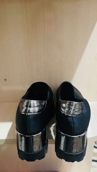 Женская обувь туфли