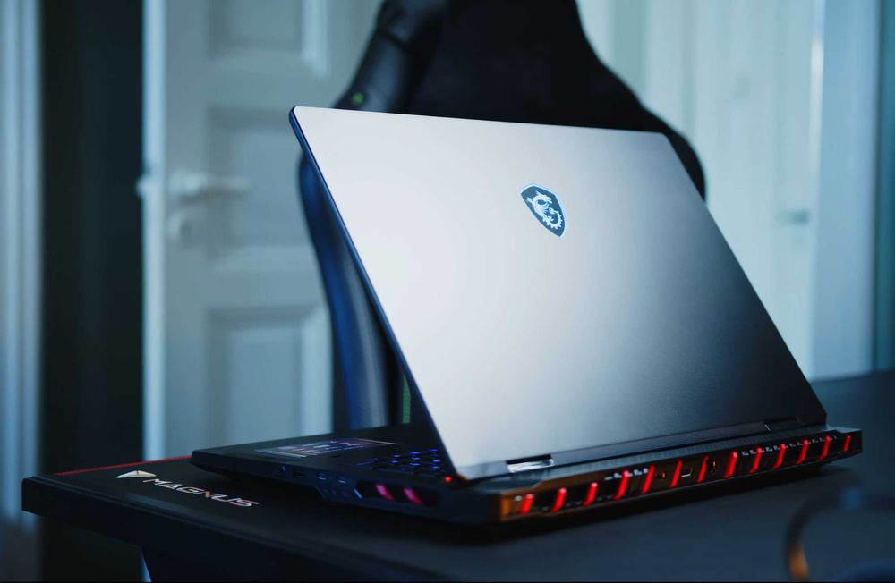 Ноутбук MSI Raider A18 HX