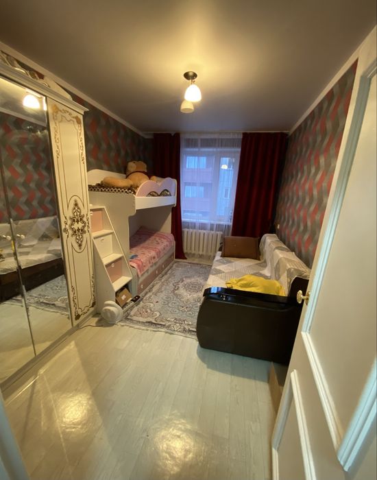 Продам 3 комнатный квартиру