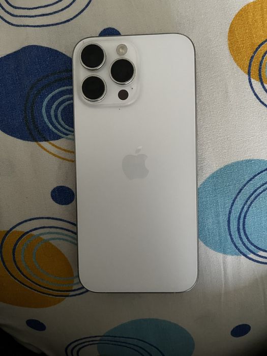 Продам 16 про макс