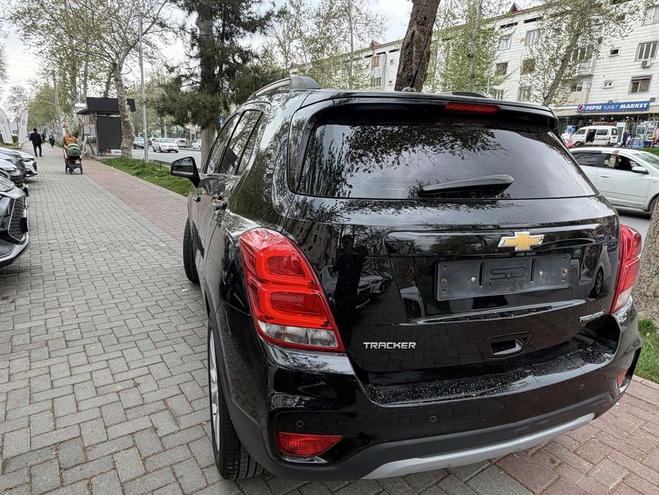 Продаёться трекер 1 в идеальном состояние без вложение имееться торг