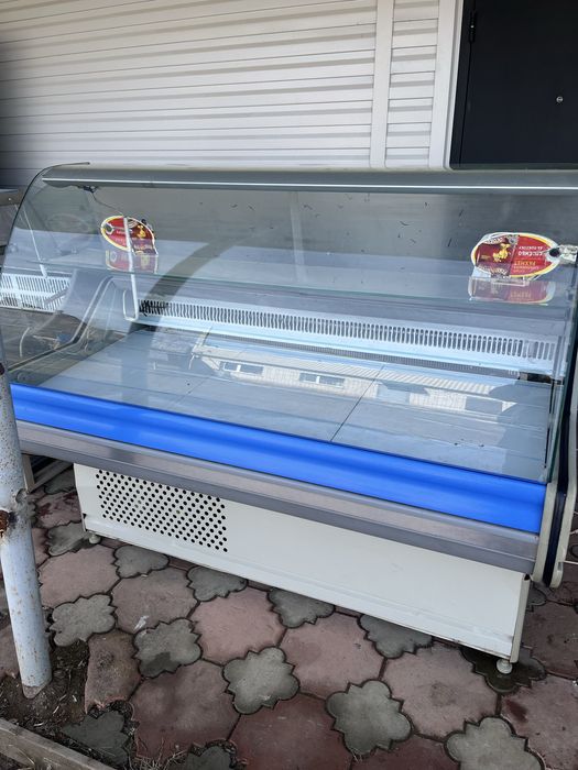 Продам витринные холодильники бу