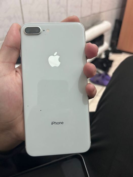 Айфон 8 + в хороем состояний