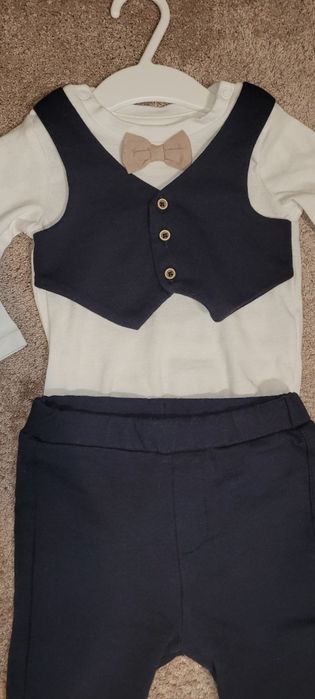 Set 2 compleuri cu 2 piese body cu pantalonasi bumbac+bluzița&pantalon
