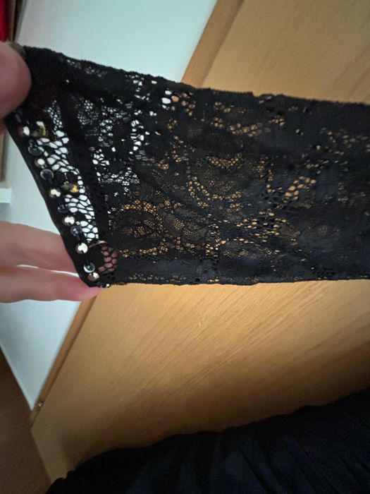 Rochie neagra lunga eleganta din voal si dantela fina.